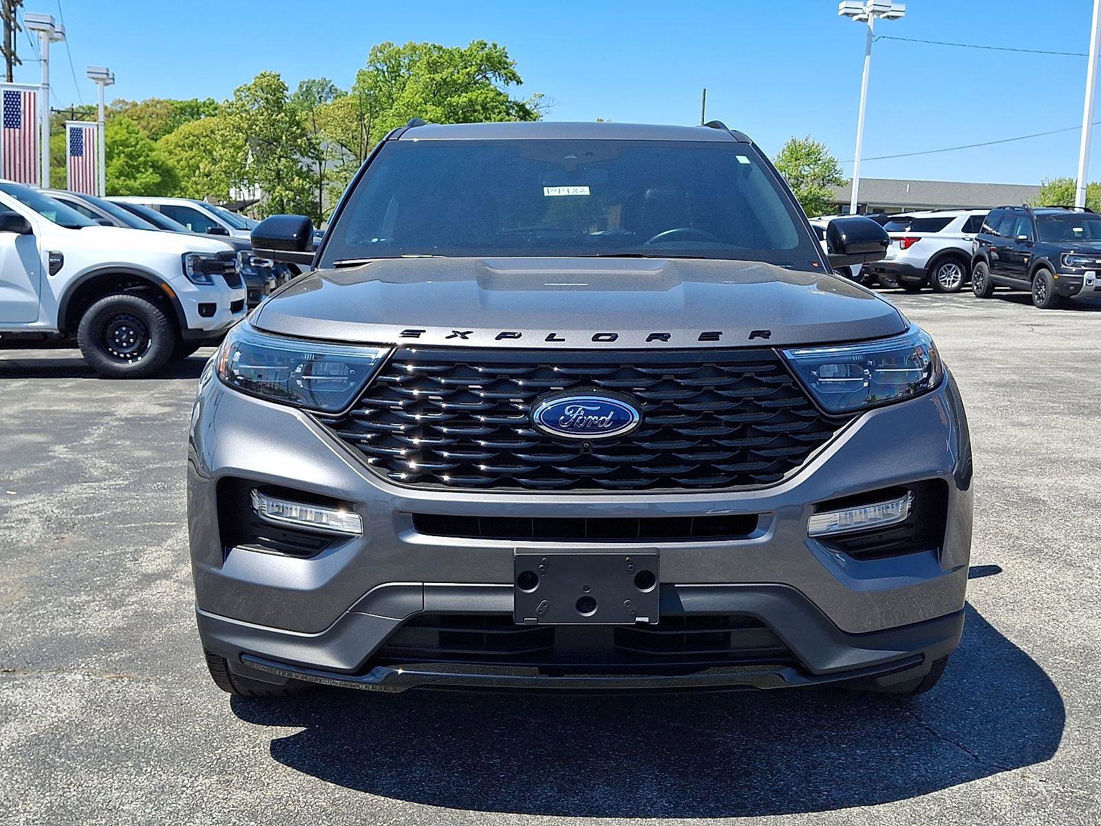 Certified 2022 Ford Explorer ST-Line w/ Class IV Trailer Tow Package AWD/4WD image 2