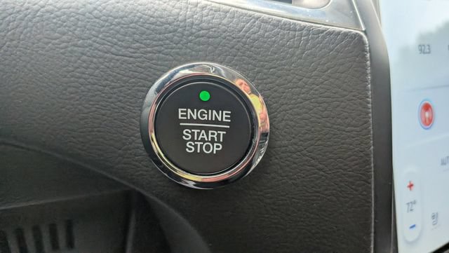 Certified 2023 Ford Edge Titanium AWD/4WD image 29