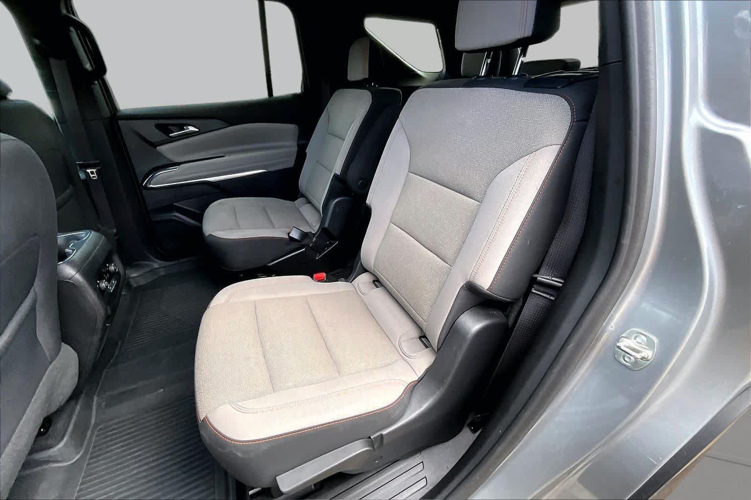 Used 2024 Chevrolet Traverse LT FWD image 21