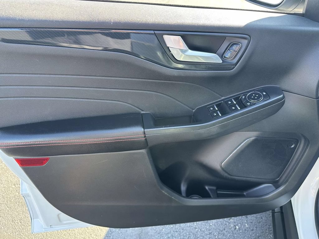 Certified 2024 Ford Escape ST-Line w/ Tech Pack #1 AWD/4WD image 9