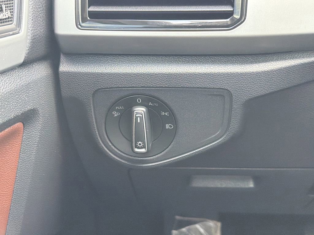 Used 2021 Volkswagen Atlas SEL Premium AWD/4WD image 28