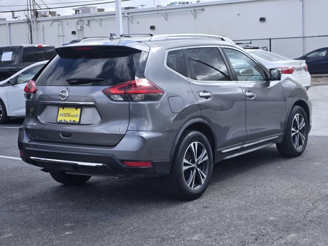 Used 2018 Nissan Rogue SL image 3