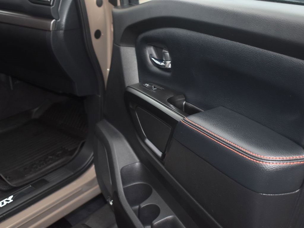 Used 2023 Nissan Titan PRO-4X w/ Pro-4x Convenience Package image 14
