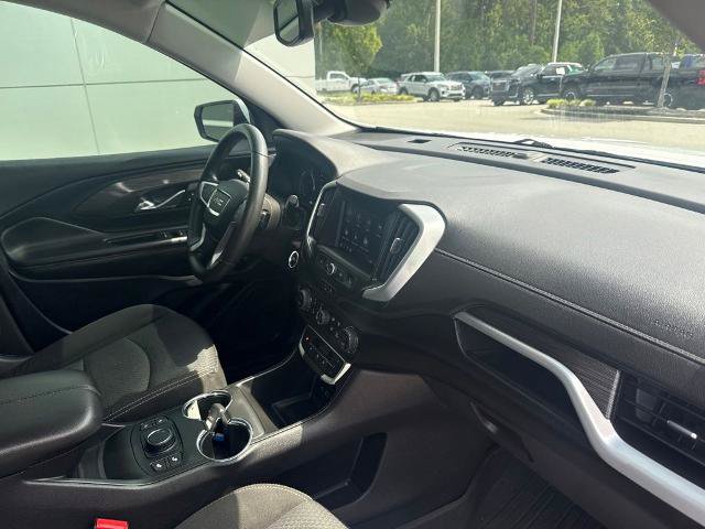 Used 2024 GMC Terrain SLE w/ Driver Convenience Package FWD image 33
