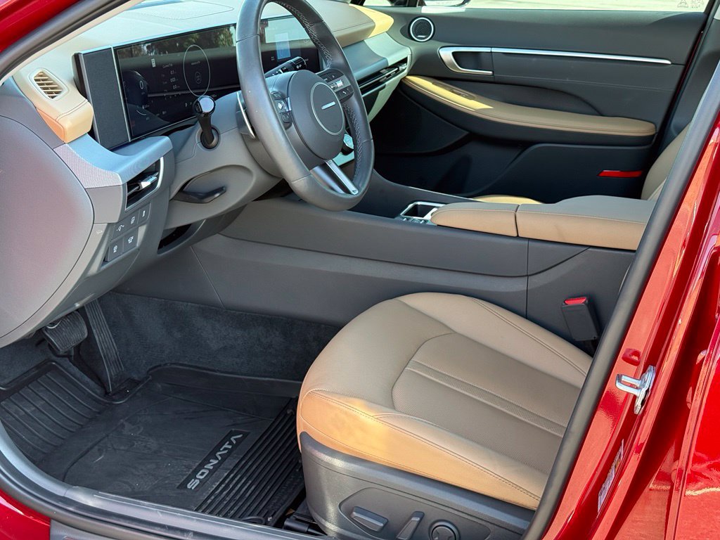 Used 2025 Hyundai Sonata Limited FWD image 6