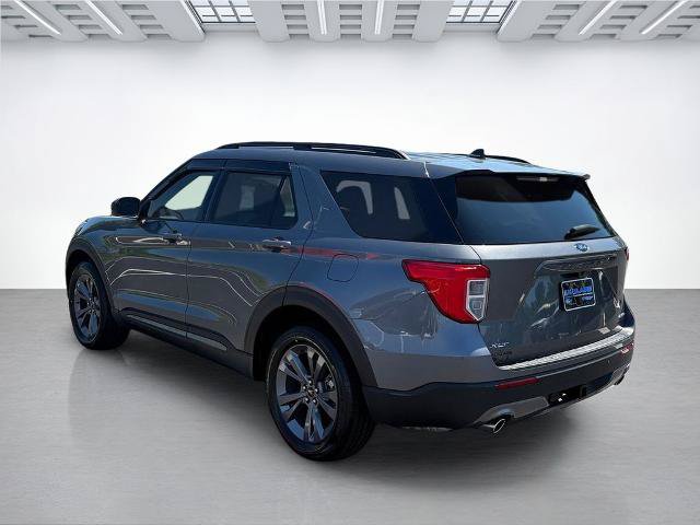 Certified 2023 Ford Explorer XLT w/ Equipment Group 202A AWD/4WD image 5