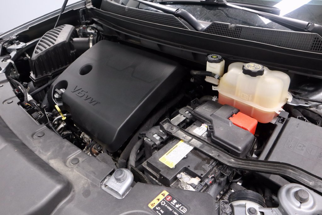 Used 2021 Chevrolet Traverse LT FWD image 16