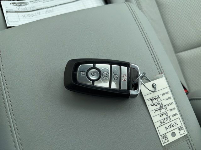 Certified 2025 Ford Explorer Platinum w/ LUX Leather Package image 30