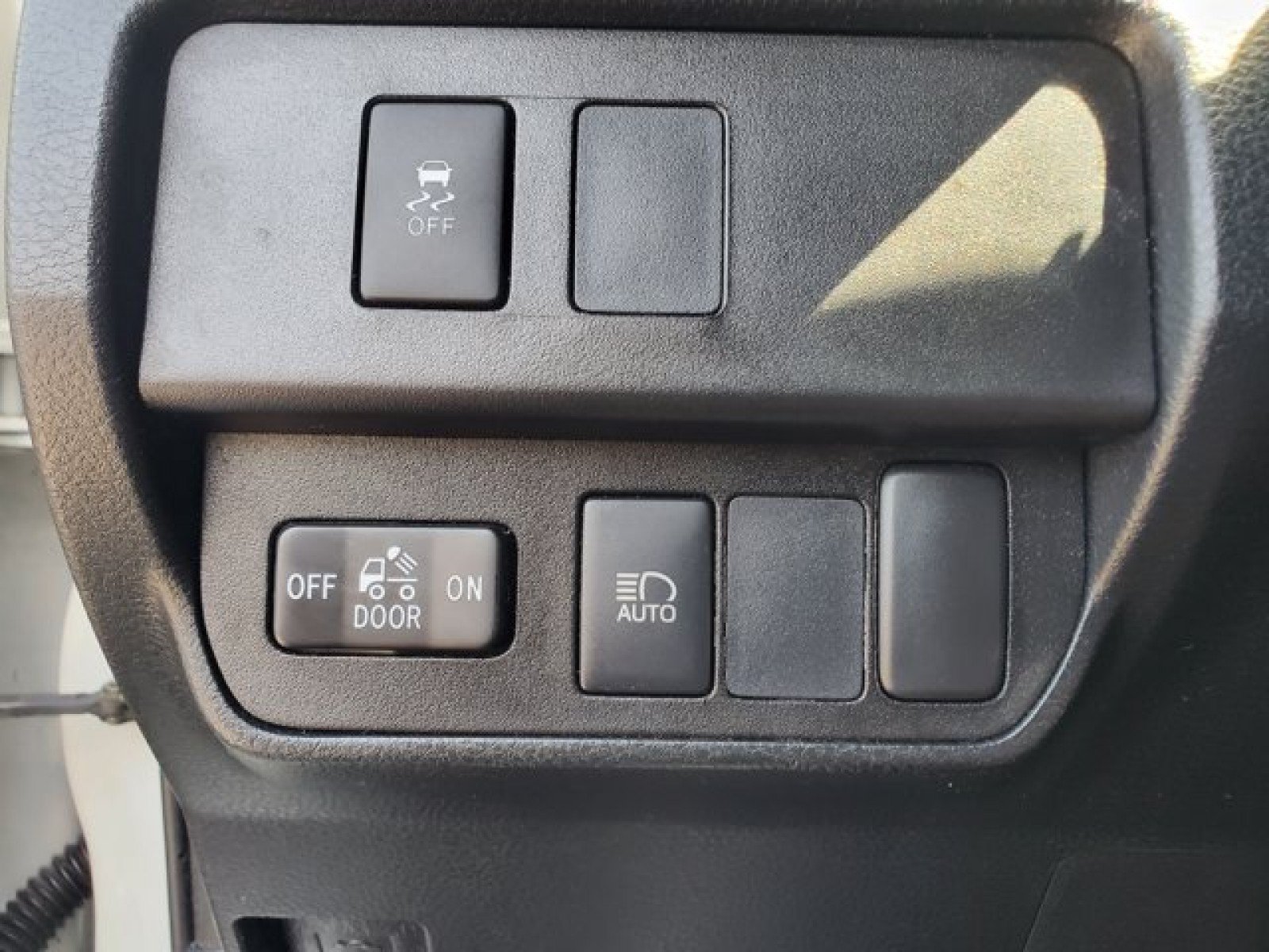 Used 2020 Toyota Tacoma SR w/ SR Convenience Package RWD image 13