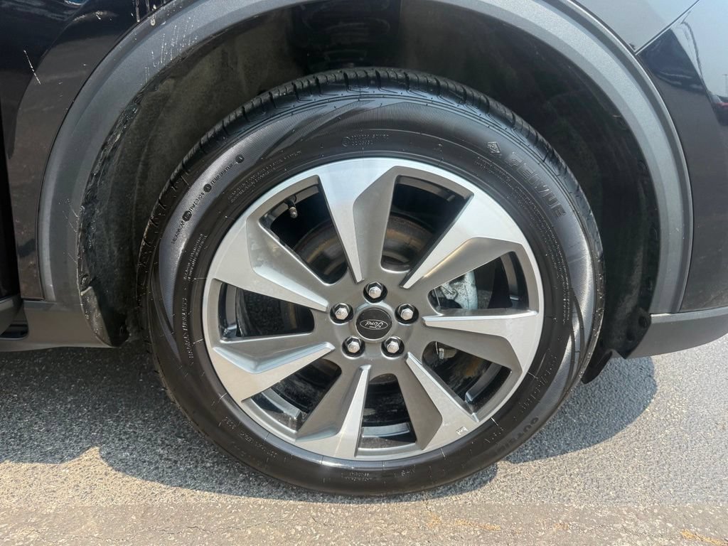 Certified 2024 Ford Escape Platinum AWD/4WD image 59