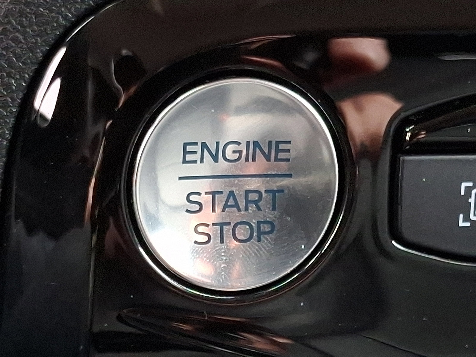 Certified 2024 Ford Escape Platinum image 23