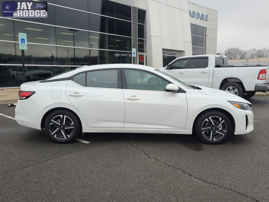 Used 2024 Nissan Sentra SV image 2