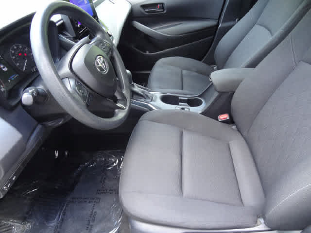 Used 2025 Toyota Corolla LE FWD image 6