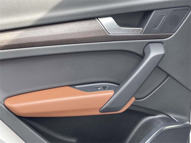 Used 2024 Audi Q5 2.0T Premium w/ Convenience Package image 28