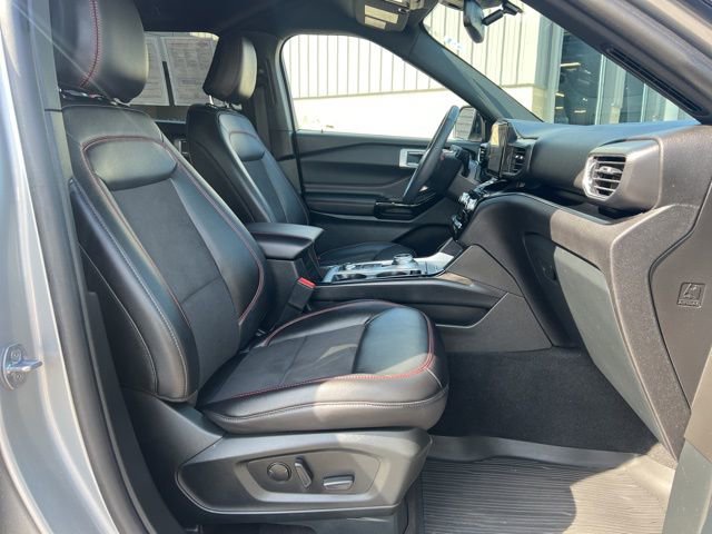 Certified 2024 Ford Explorer ST-Line w/ Class IV Trailer Tow Package AWD/4WD image 11