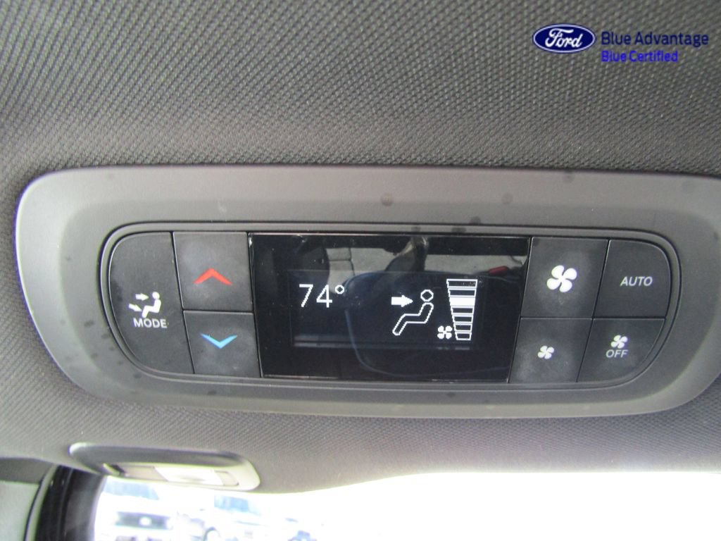 Used 2025 Chrysler Pacifica Limited FWD image 45