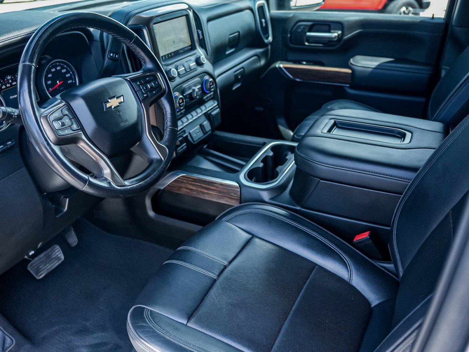 Used 2022 Chevrolet Silverado 2500 High Country w/ Technology Package AWD/4WD image 9