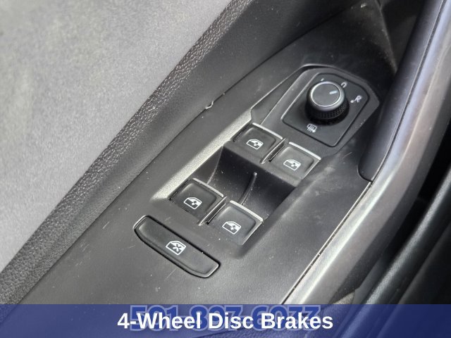 Used 2025 Volkswagen Jetta SE FWD image 29
