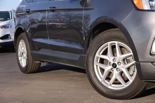 Certified 2024 Ford Edge SEL image 3