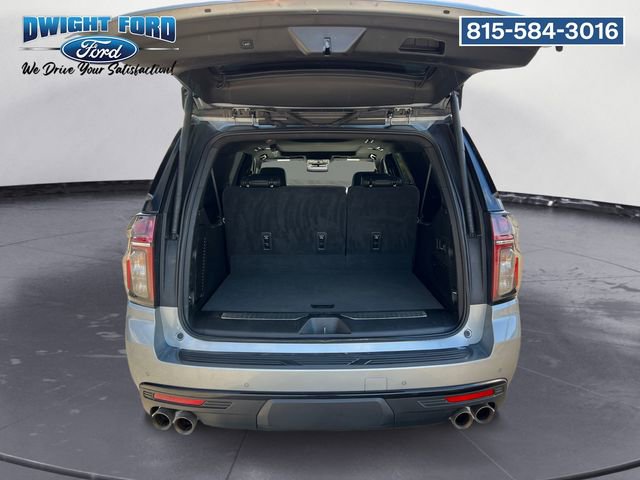 Used 2023 Chevrolet Suburban RST w/ Sport Performance Package AWD/4WD image 18