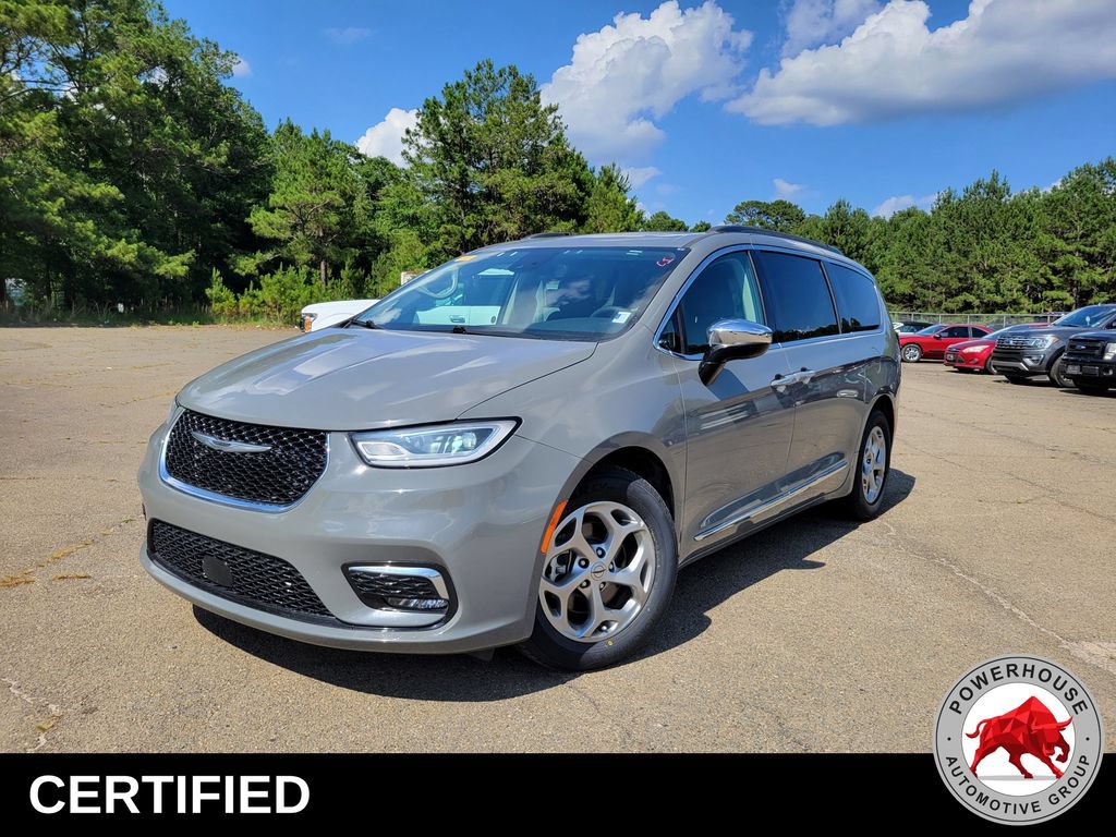 Used 2023 Chrysler Pacifica Limited FWD image 1