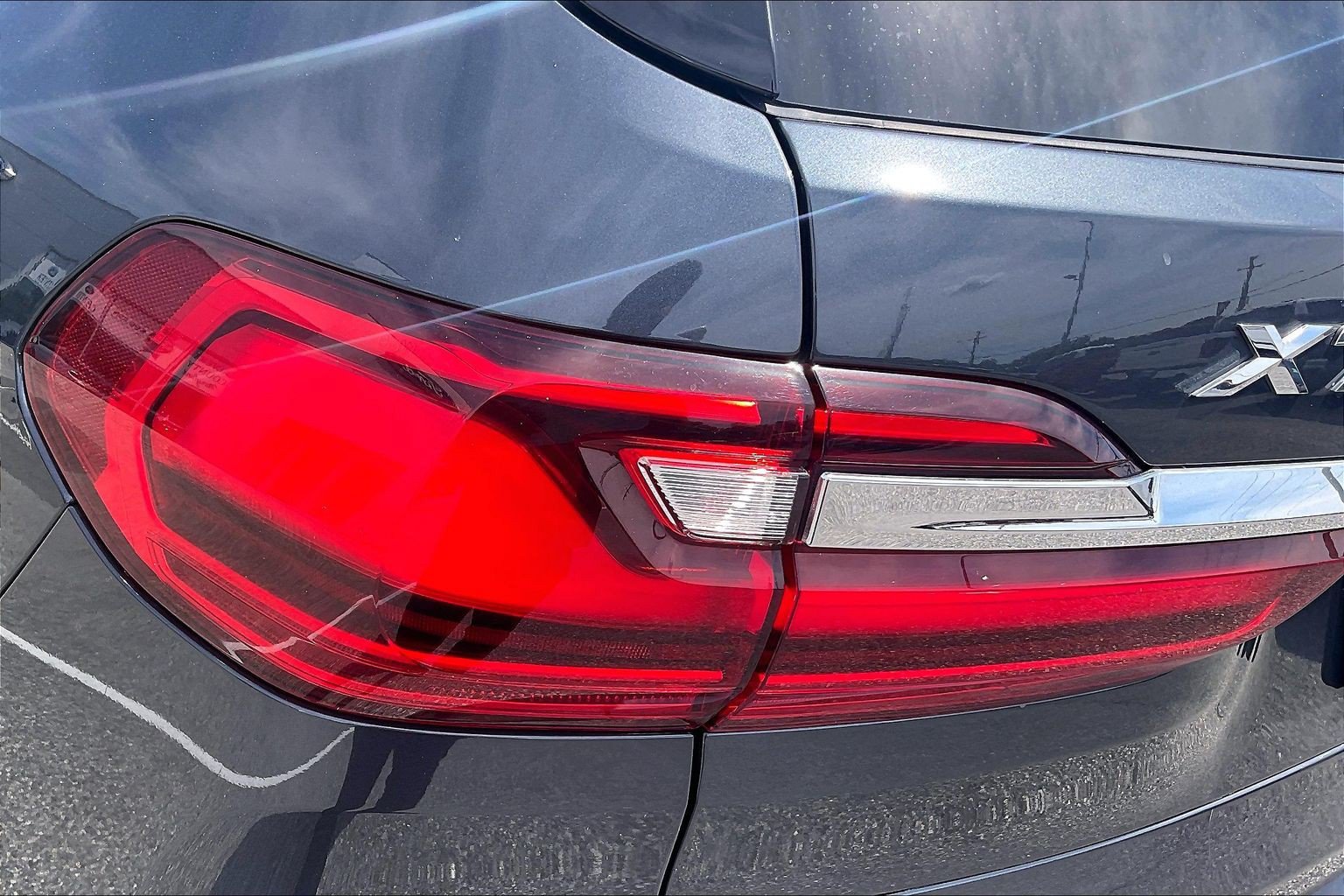 Used 2022 BMW X7 xDrive40i w/ M Sport Package AWD/4WD image 29