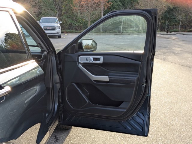 Certified 2023 Ford Explorer Limited w/ Hybrid Equipment Group 310A image 37