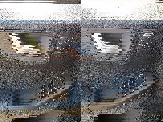 Certified 2020 Ford Escape Titanium image 8