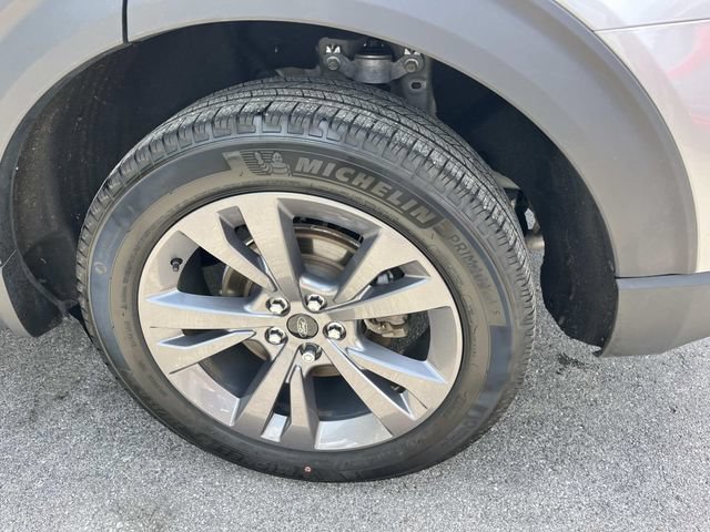 Certified 2024 Ford Explorer XLT w/ Equipment Group 202A AWD/4WD image 12