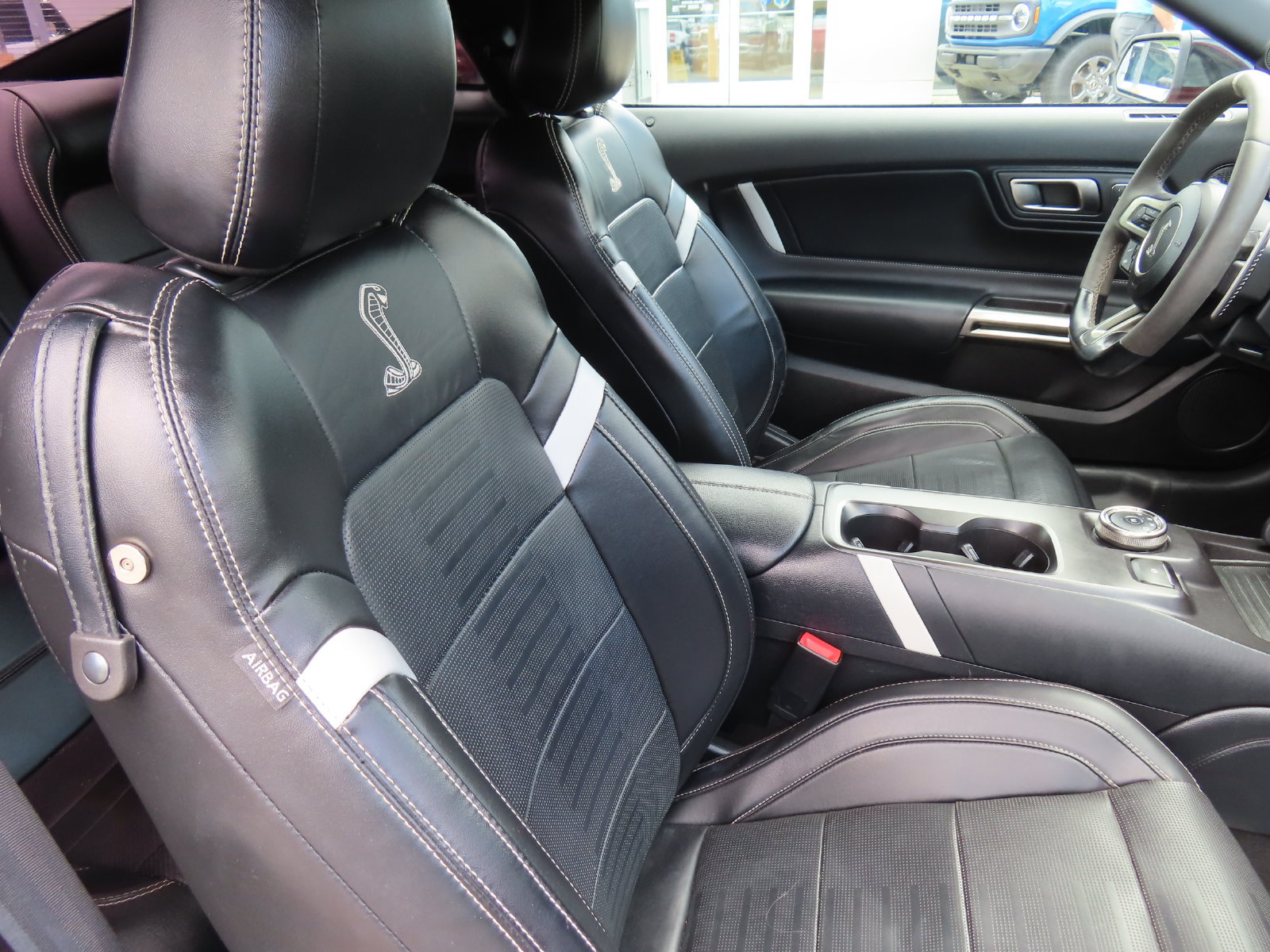 Certified 2022 Ford Mustang Shelby GT500 w/ Technology Package RWD image 35