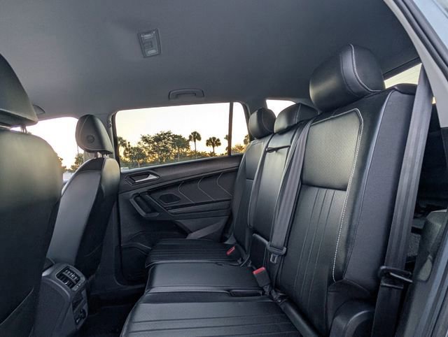 Used 2023 Volkswagen Tiguan SE image 8