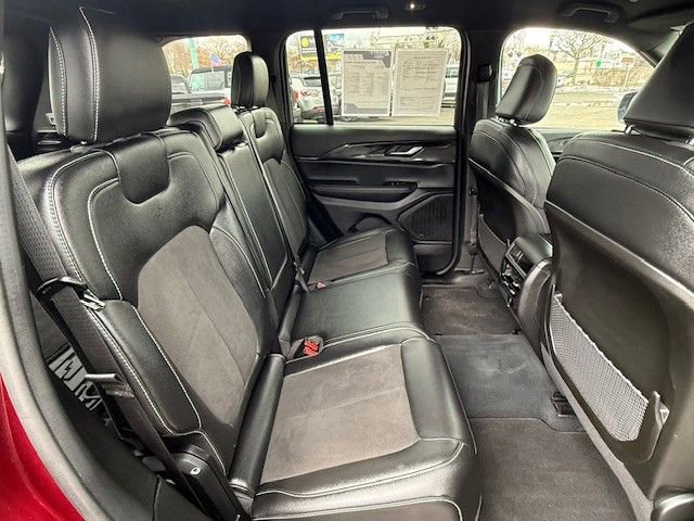 Used 2023 Jeep Grand Cherokee Altitude image 14