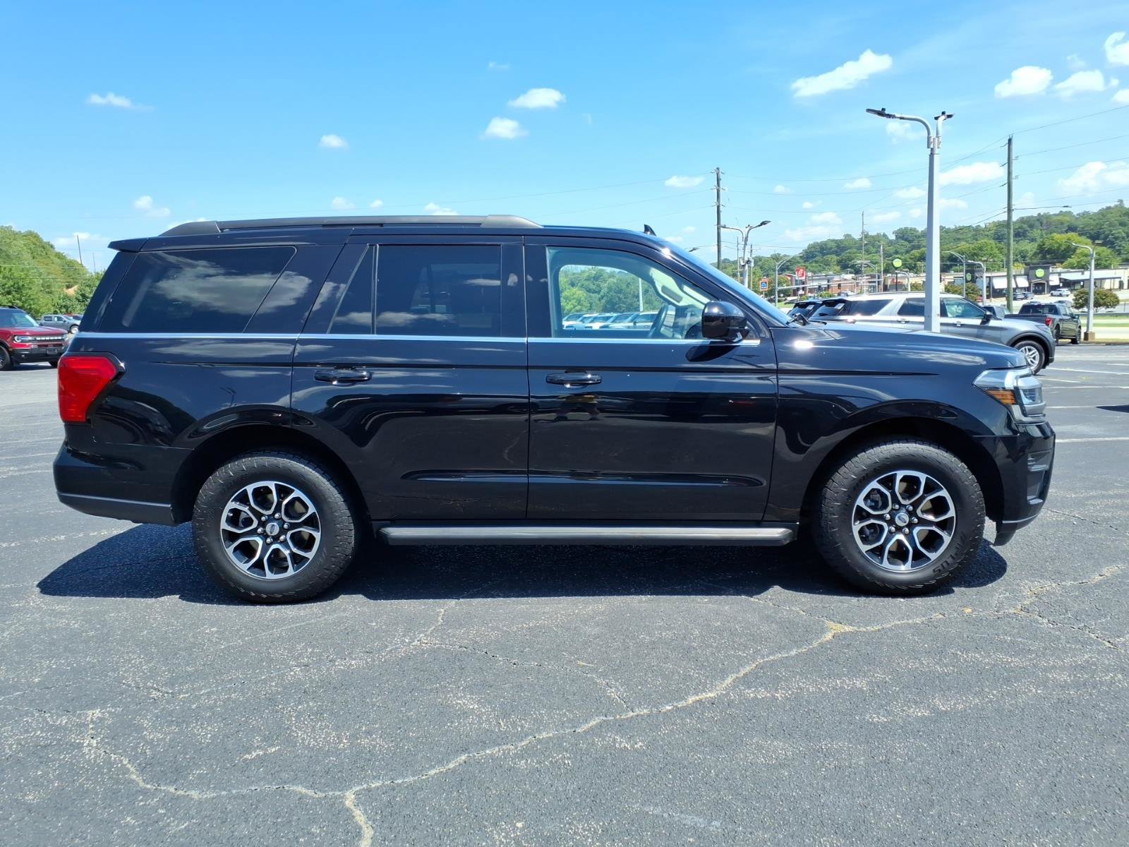 Certified 2022 Ford Expedition XLT AWD/4WD image 9