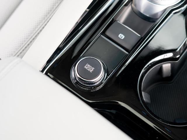 Certified 2025 Ford Explorer Platinum w/ Ultimate Package image 32