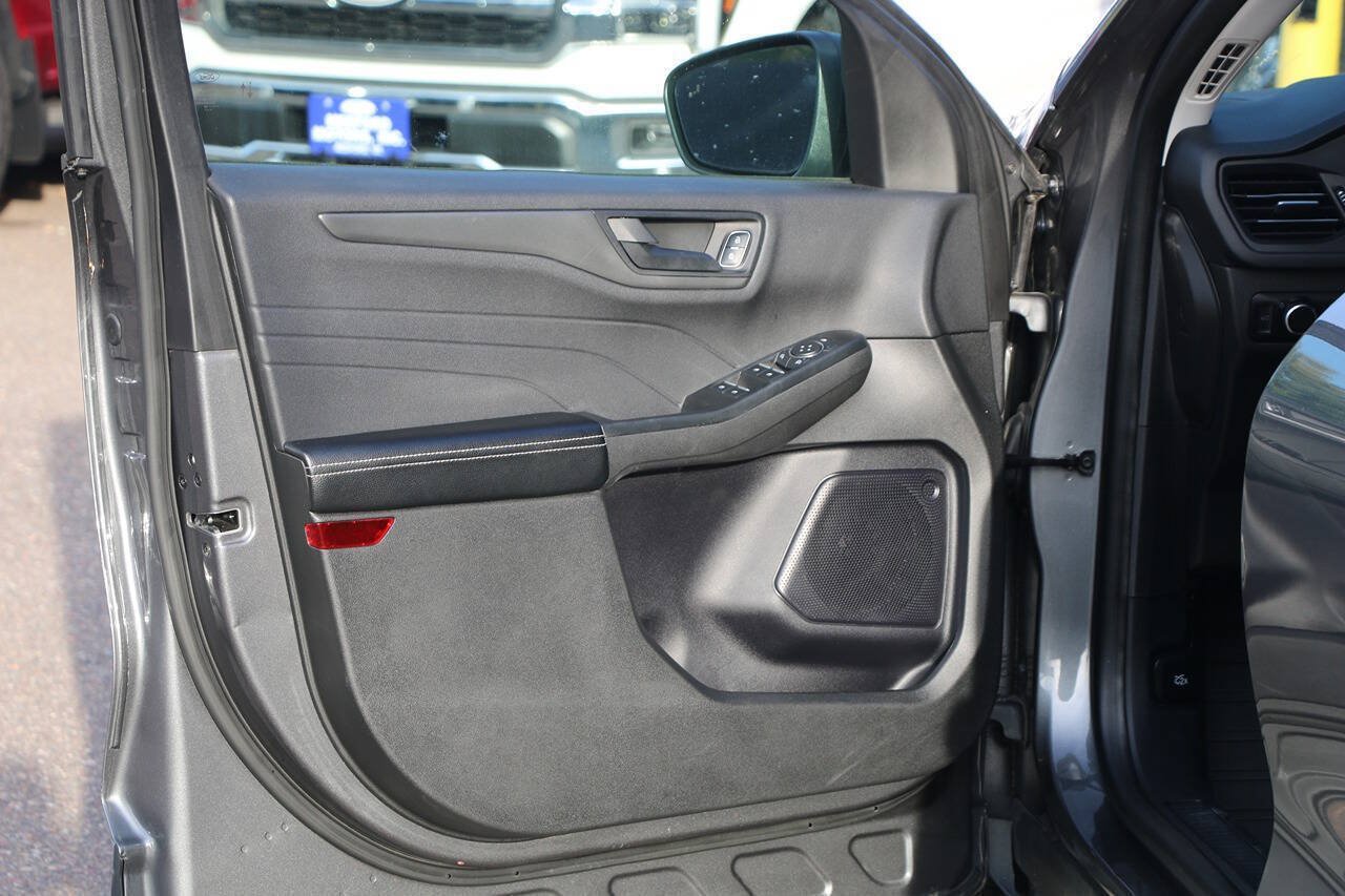 Certified 2024 Ford Escape Active AWD/4WD image 29