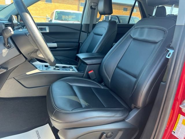 Certified 2024 Ford Explorer XLT w/ Equipment Group 202A AWD/4WD image 17