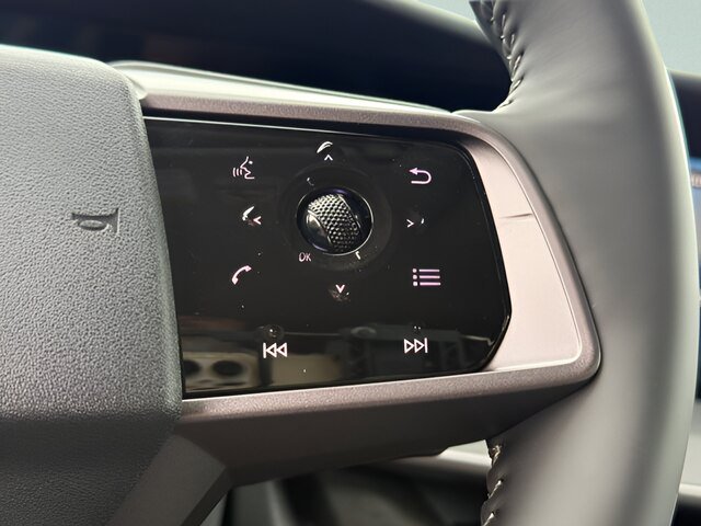 Used 2025 Nissan Murano SV AWD/4WD image 16