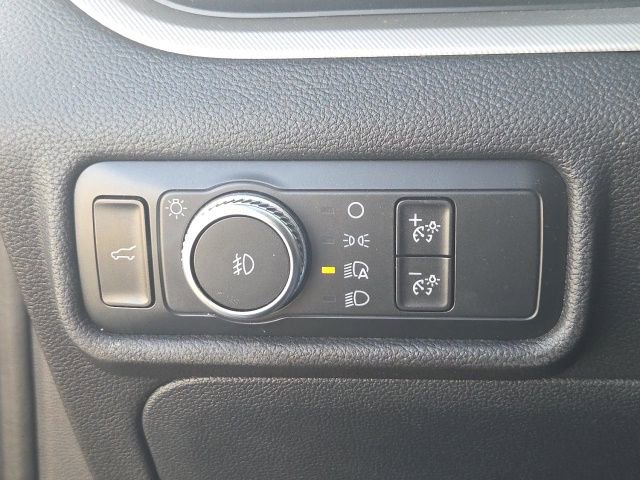 Certified 2020 Ford Explorer XLT w/ Equipment Group 202A image 30