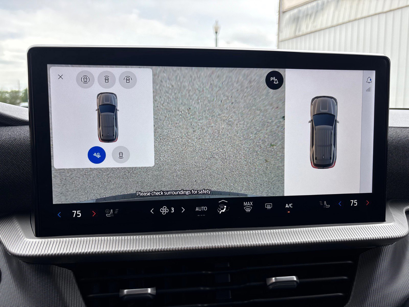 Certified 2025 Ford Explorer ST-Line image 44