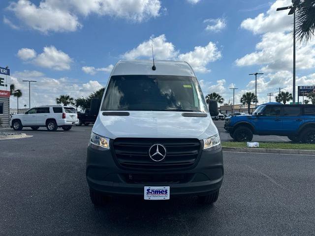 Used 2024 Mercedes-Benz Sprinter 2500 image 7