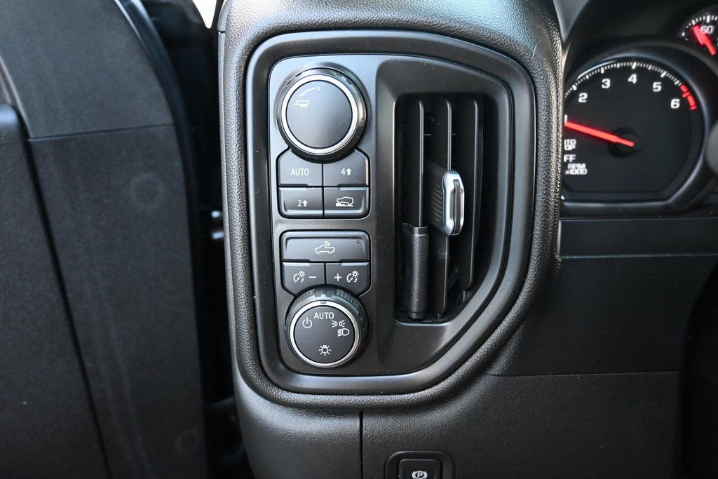 Used 2021 Chevrolet Silverado 1500 Custom image 30