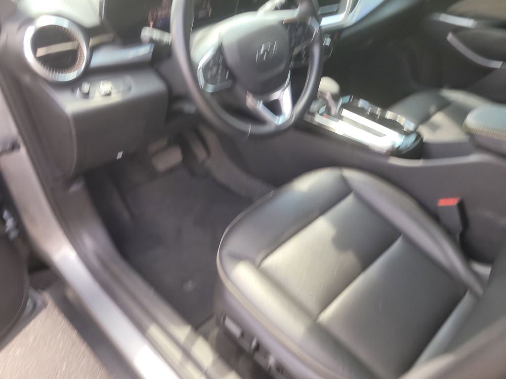 Used 2024 Chevrolet Trax ACTIV image 16