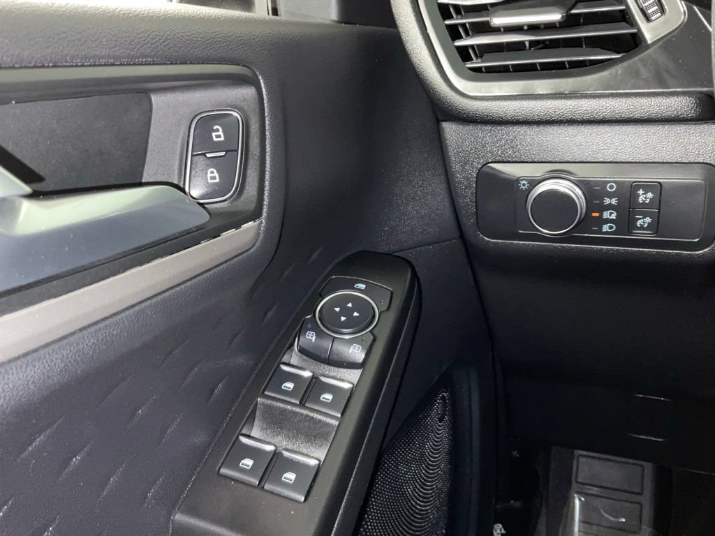 Certified 2020 Ford Escape SE FWD image 19
