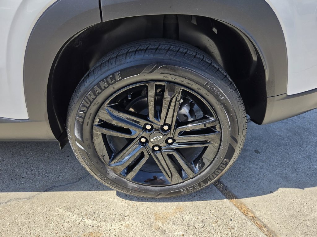 Used 2024 Chevrolet Trax ACTIV FWD image 25