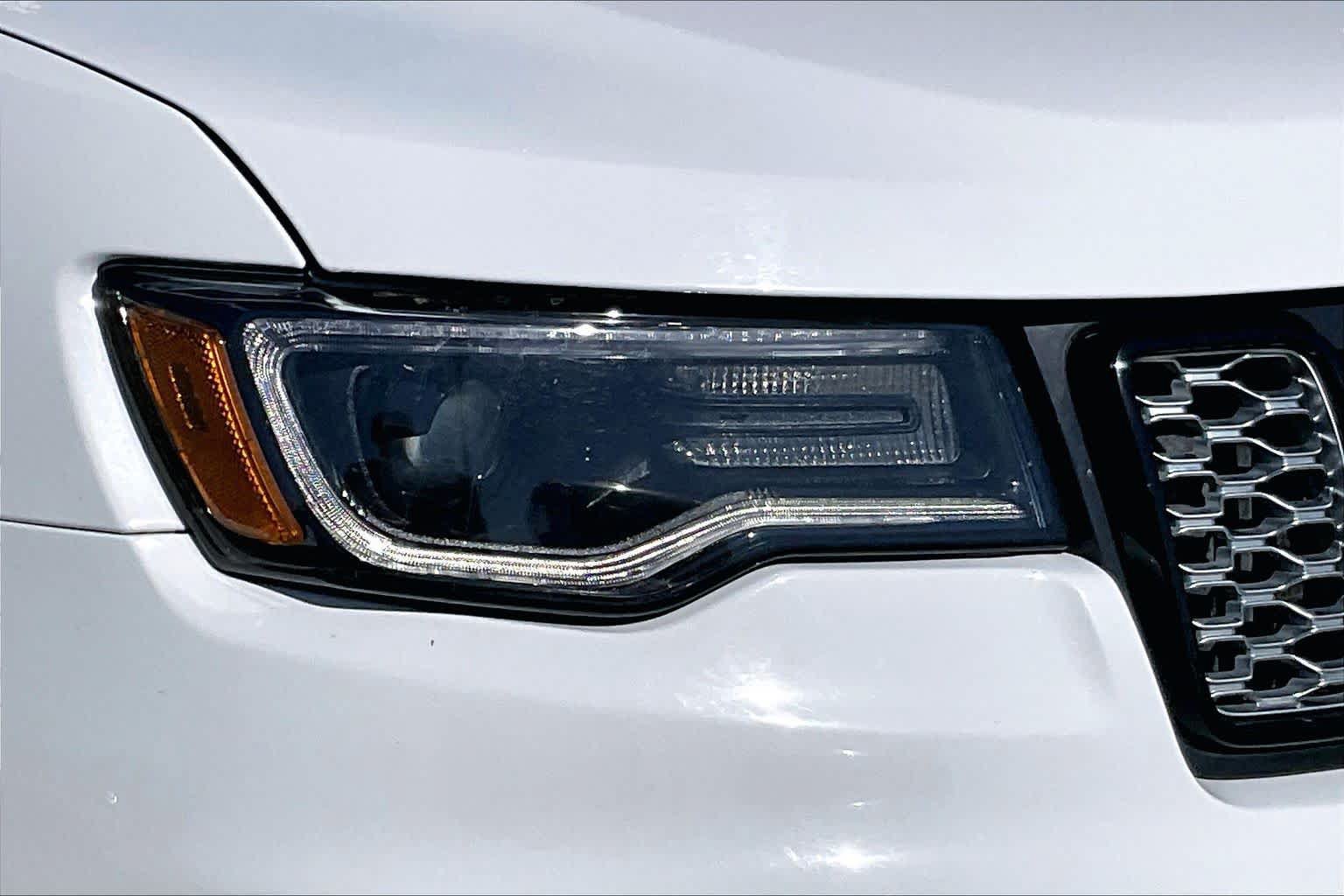 Used 2020 Jeep Grand Cherokee Altitude AWD/4WD image 24