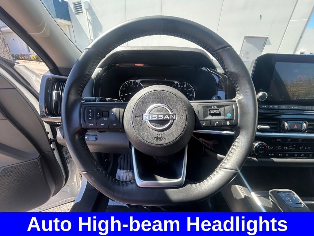 Used 2025 Nissan Pathfinder SV FWD image 16