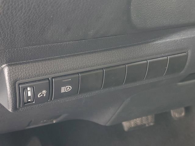 Used 2022 Toyota Corolla LE image 9