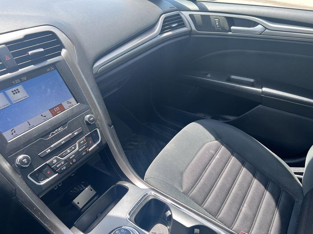Certified 2019 Ford Fusion SE AWD/4WD image 19