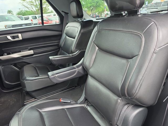 Certified 2022 Ford Explorer XLT w/ Equipment Group 202A RWD image 11