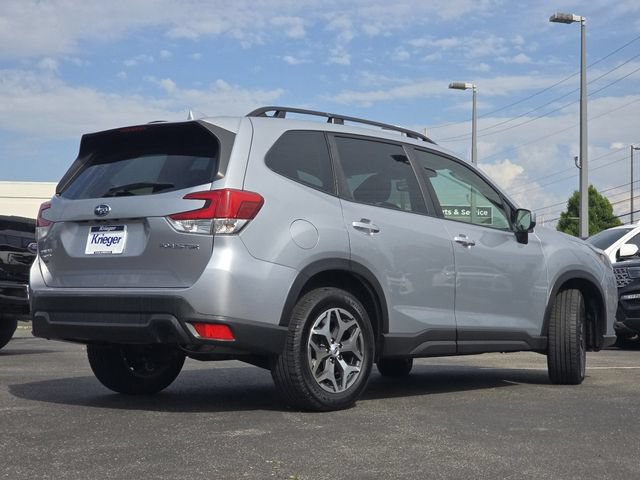 Used 2022 Subaru Forester Premium AWD/4WD image 17